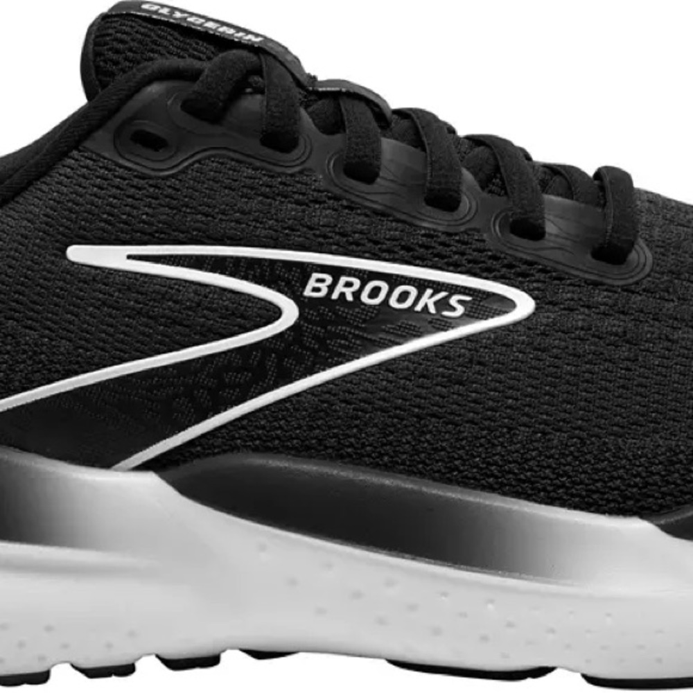 Brooks Dynamic Black and White Sneakers - used once!
